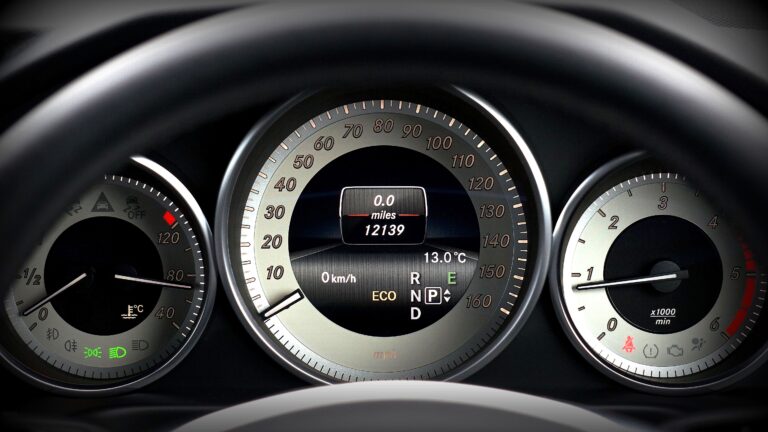 Car with visual indicators comparing mileage and age in relation to its value